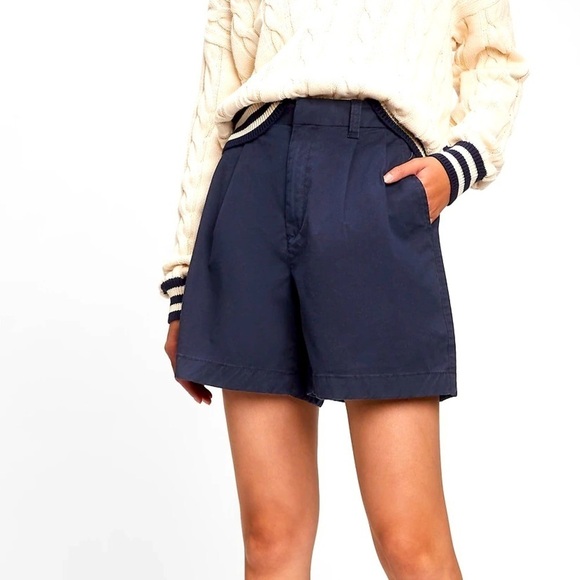 NWT! GAP Navy High Rise Pleated Khaki Shorts with Washwell - Multiple🩵 - Picture 1 of 3